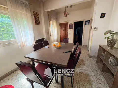 Venta Casa 4 Ambientes con Cochera, Patio, Pileta, Galpon- Quilmes