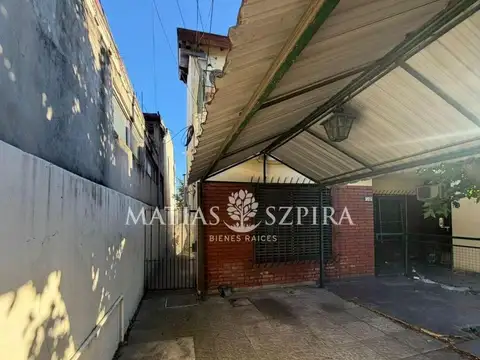 Av. Presidente Perón 5328. Entre Padre Arrieta
