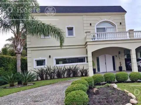 Casa en venta de 4 ambientes en Fincas de Iraola II, Hudson. APTA CREDITO 