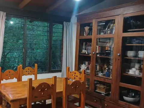 Casa 6 ambientes con 2 baños