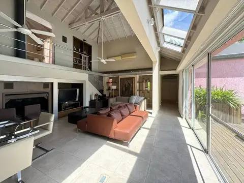 Casa en Alquiler de 4 dormitorios