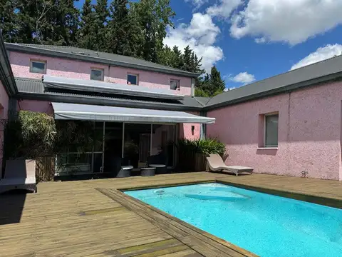 Casa 5 ambientes con 2 baños