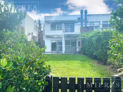 Casa del Sendero Remodelada en venta, Nordelta.