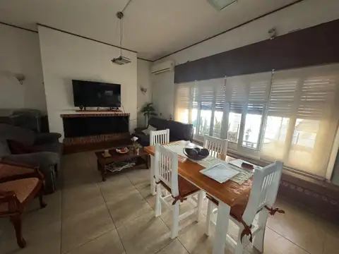Castro Barros 900