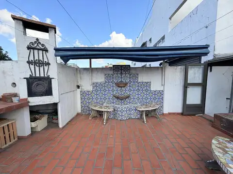 Casa 5 ambientes con 2 baños