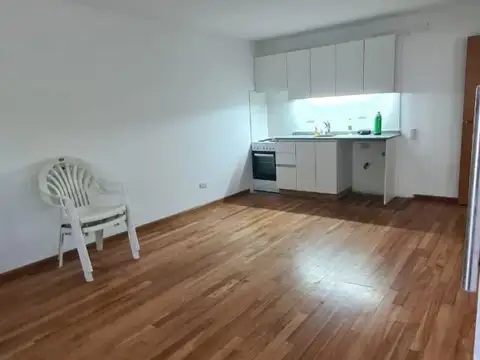 Depto Tipo Casa en Alquiler de 1 dormitorio