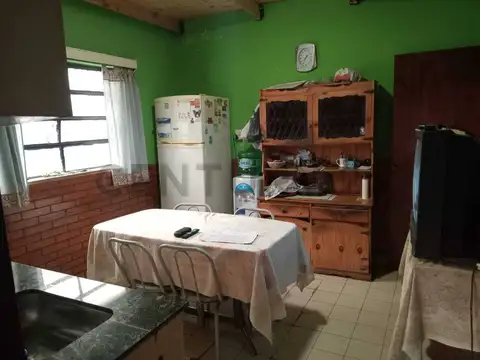 Iwanowsky 600, Piso 0