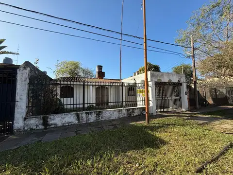 ??? CASA EN VENTA – BARRIO APIPÉ ????? Venecia 37 – Corrientes Capital