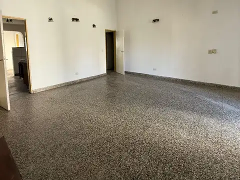   CASA EN VENTA – BARRIO APIPÉ   Venecia 37 – Corrientes Capital