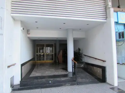 DEPARTAMENTO EN VENTA DE 3 AMBIENTES EN LINIERS DE CATEGORÍA EXCELENTE OPORTUNIDAD