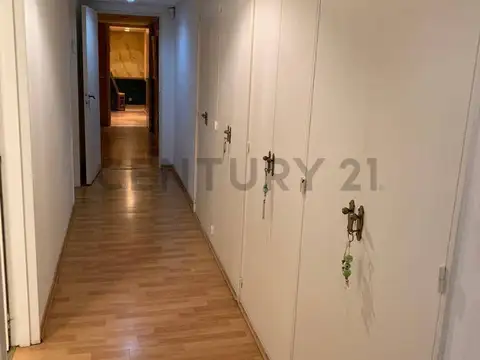 Departamento en Alquiler con 2 cocheras