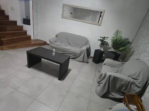 Oficina 6 ambientes con 1 baño