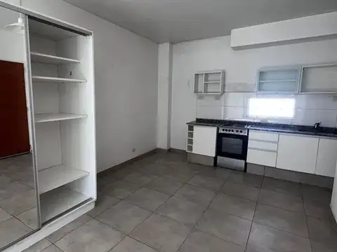 Departamento en Alquiler en Parque Chacabuco, $ 500.000