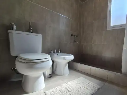 Casa 3 ambientes con 2 baños