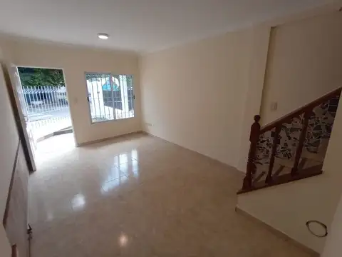 Depto Tipo Casa en Venta de 3 ambientes