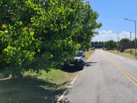 AMPLIA CASA CONSTRUIDA EN LOTE DE 400MTS², A TERMINAR!