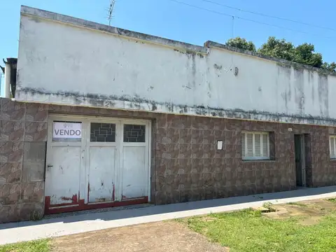 SE VENDE CASA EN ITATI - CTES. A UNA CUADRA DE LA BASILICA