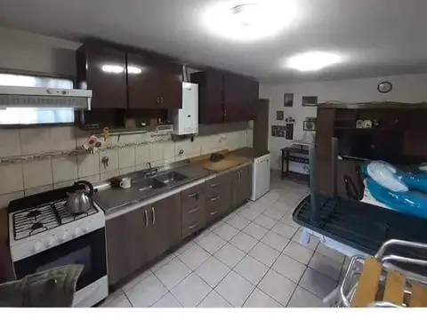 Casa 5 ambientes con 2 baños