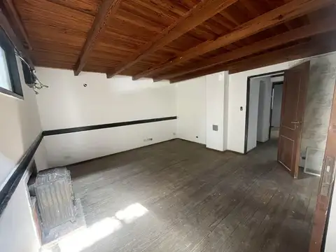 Casa en Alquiler con 2 cocheras