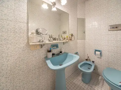 Casa 6 ambientes con 2 baños