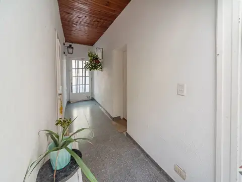 VENTA CASA 6 AMBIENTES COCHERA PATIO COLEGIALES