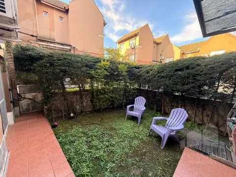 Depto Tipo Casa 4 ambientes con 2 baños
