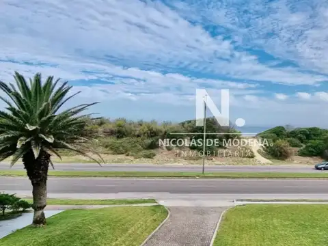 Departamento en venta en Arenas Blancas con vista al mar.