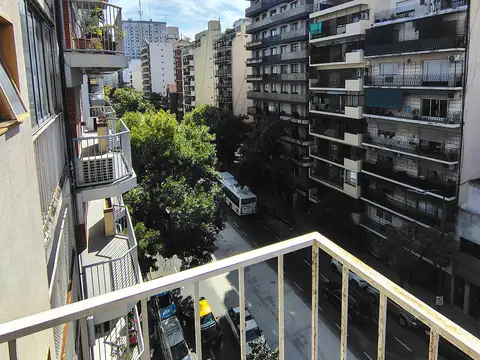 EXCELENTE MONOAMB MUY LUMINOSO C/ BALCÓN AL FRENTE EN CABALLITO! PQUE RIVADAVIA Y SUBTES!
