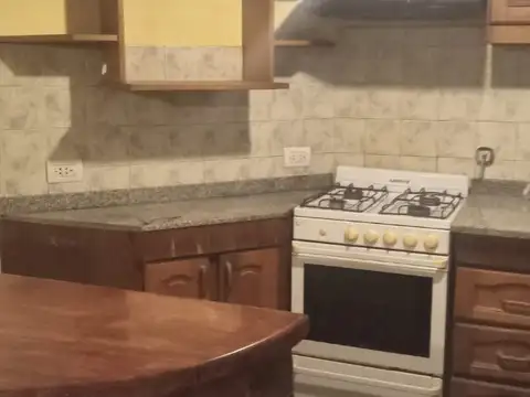 Depto Tipo Casa en Alquiler en Parque Chacabuco, $ 1.500.000