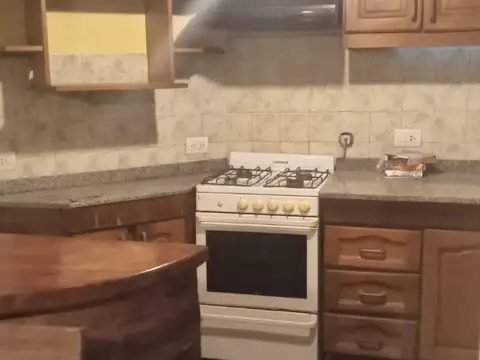 Depto Tipo Casa 4 ambientes con 2 baños