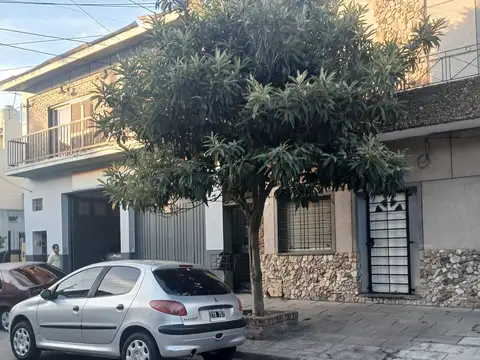 828 - Remedios de Escalada de San Martin 6100, Piso PB
