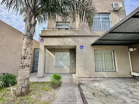 Casa 4 ambientes con 3 baños