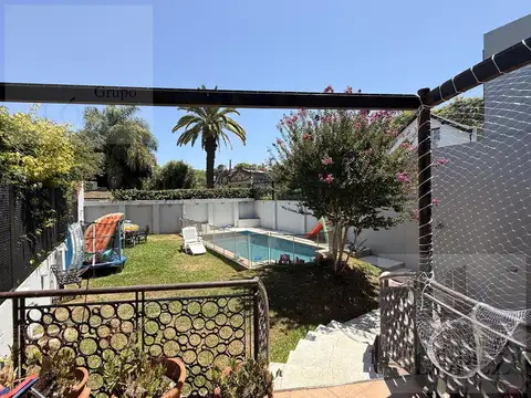 Casa 5 ambientes con 3 baños