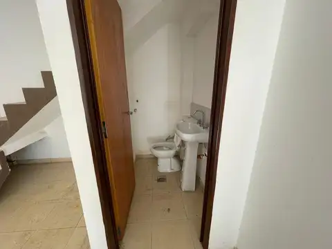 Casa 3 ambientes con 2 baños