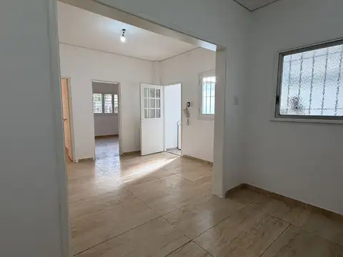 Casa 3 ambientes - Villa adelina - Alquiler