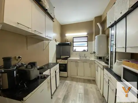 Departamento 10 ambientes con 3 baños