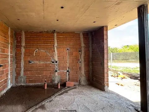 Casa 4 ambientes con 2 baños