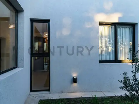 Casa a estrenar llave en mano en Pilar del Este – USD 1.100 el m2