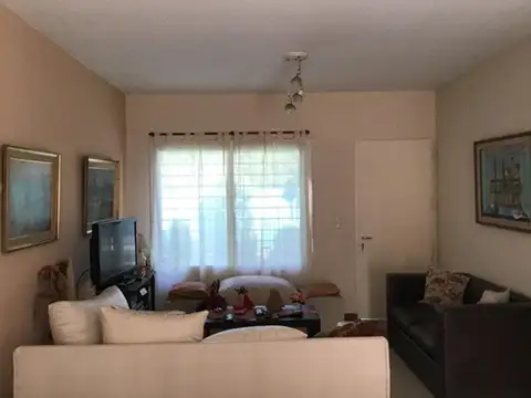 Casa 26 ambientes con 2 baños