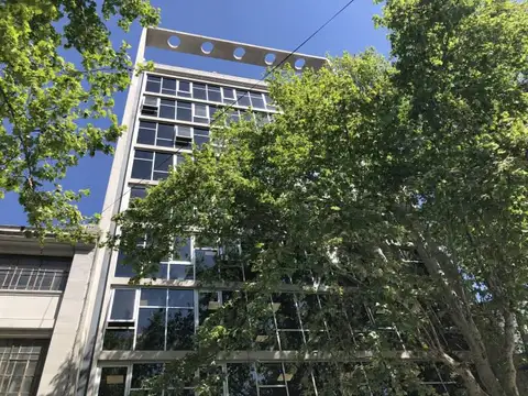 Excelente piso de oficinas en zona Paseo del Bajo