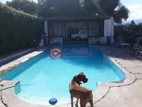 Casa en Venta con 3 cocheras