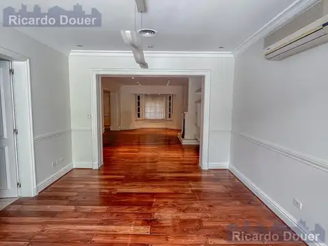Casa en Alquiler con 1 cochera