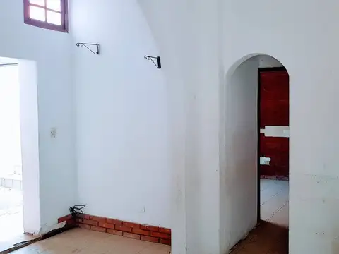 Depto Tipo Casa en Venta en Moron Sur, USD 80.000