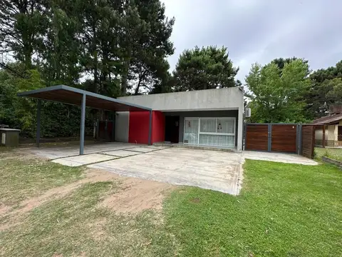 Casa en venta - 3 Dormitorios 3 Baños - 602Mts2 - Valeria del Mar