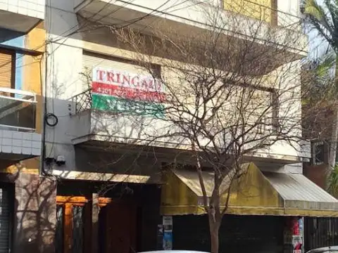 DEPARTAMENTO DE 4 AMBIENTES AL FRENTE -1º PISO POR ESCALERA