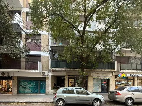 2 AMBIENTES EXCELENTE ESTADO INTERNO LUMINOSO CON LAVADERO