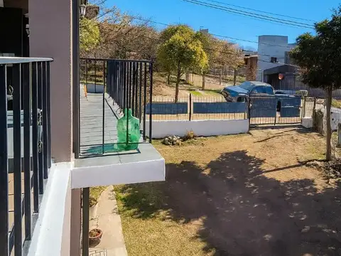 Casa en Venta con 3 cocheras