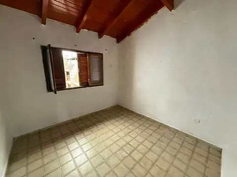 Casa 4 ambientes con 1 baño