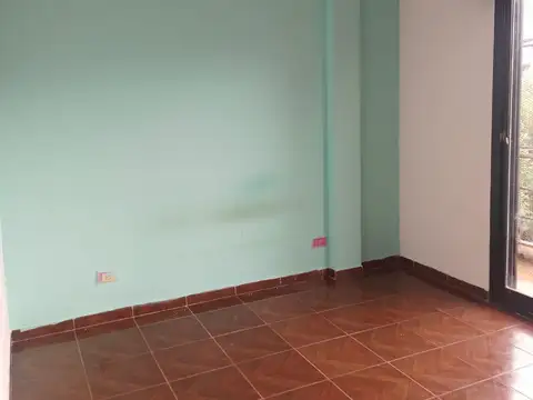 Departamento en Alquiler en Lomas Del Mirador, $ 400.000