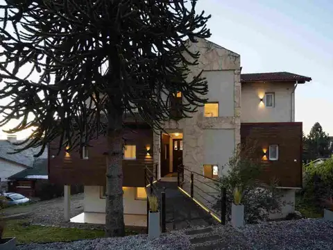 Avenida Exequiel Bustillo 7800